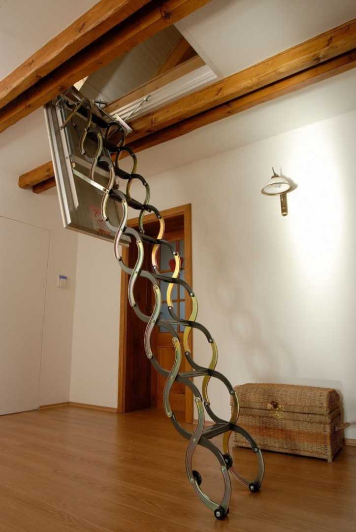 Как сделать простую лестница на чердак своими руками: пошаговое руководство (фото)