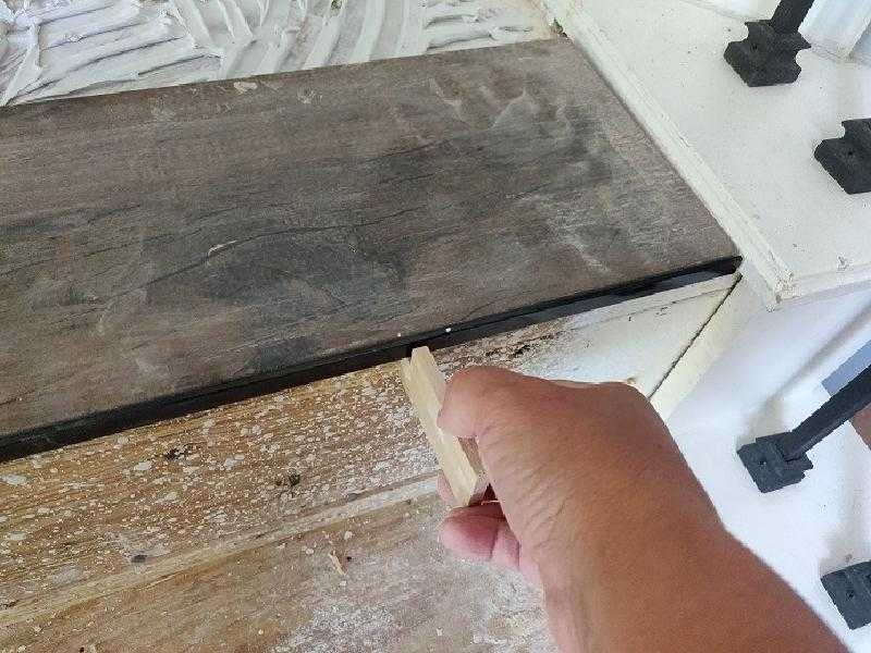 Как положить плитку на деревянный пол на кухне
