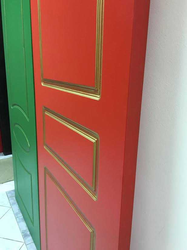 Как красиво покрасить дверь. Крашенные двери межкомнатные. Окрашенные двери межкомнатные. Перекраска дверей межкомнатных. Покраска дверей межкомнатных.