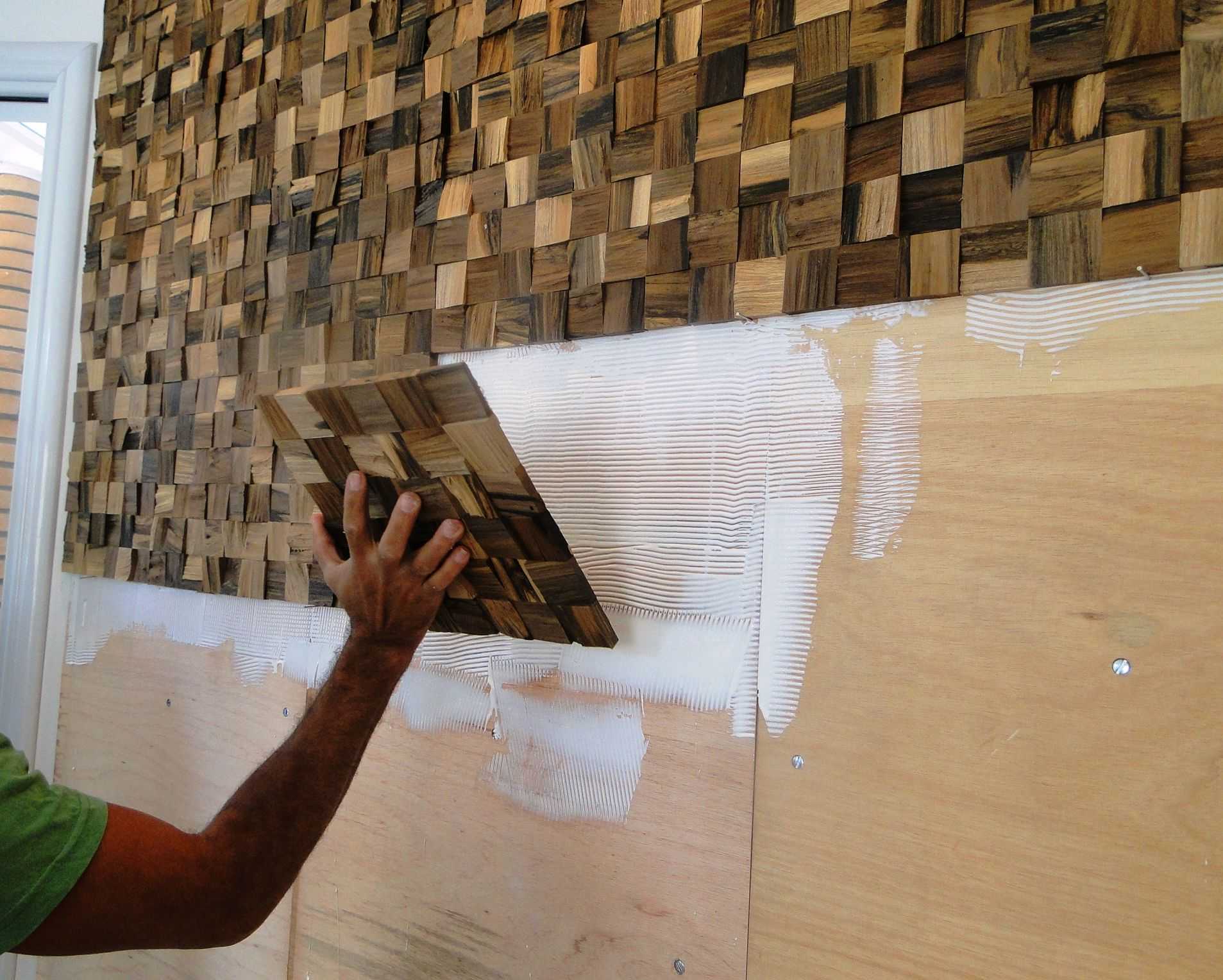Отделка дерева руками. Деревянная мозаика для стен. Материалы для отделки стен. Оригинальная отделка стен. Современные материалы для отделки стен.