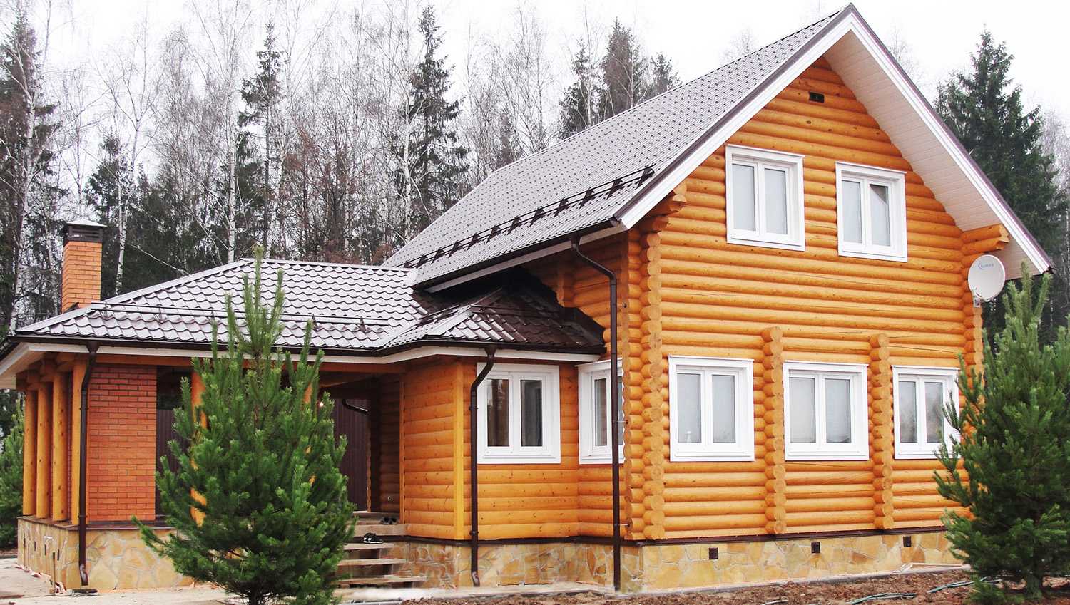 Чем покрасить деревянный дом снаружи: выбор покрытия и советы по его нанесению