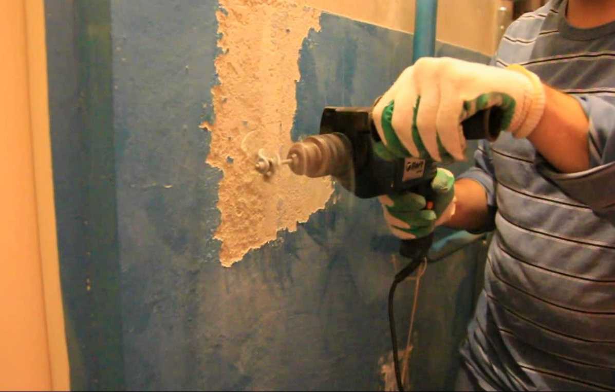 Демонтаж штукатурки со стен: снятие обдирочной машинкой и отбивка своими руками, вес 1м2 старой шпаклевки и др нюансы + видео