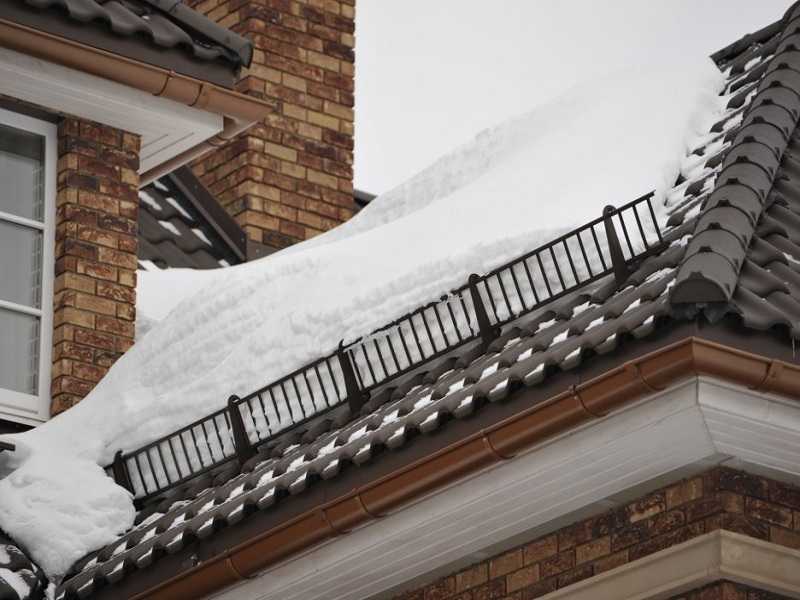 Какой снегозадержатель лучше: сравнительный обзор 7-ми лучших конструкций