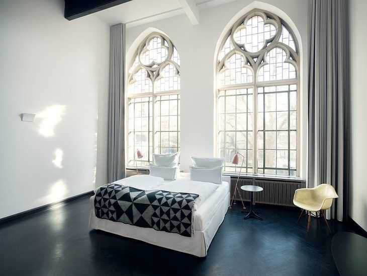 Обои с рисунком (150 фото лучших идей): красивые варианты дизайна и сочетания для комнат в современном стиле оформления интерьера