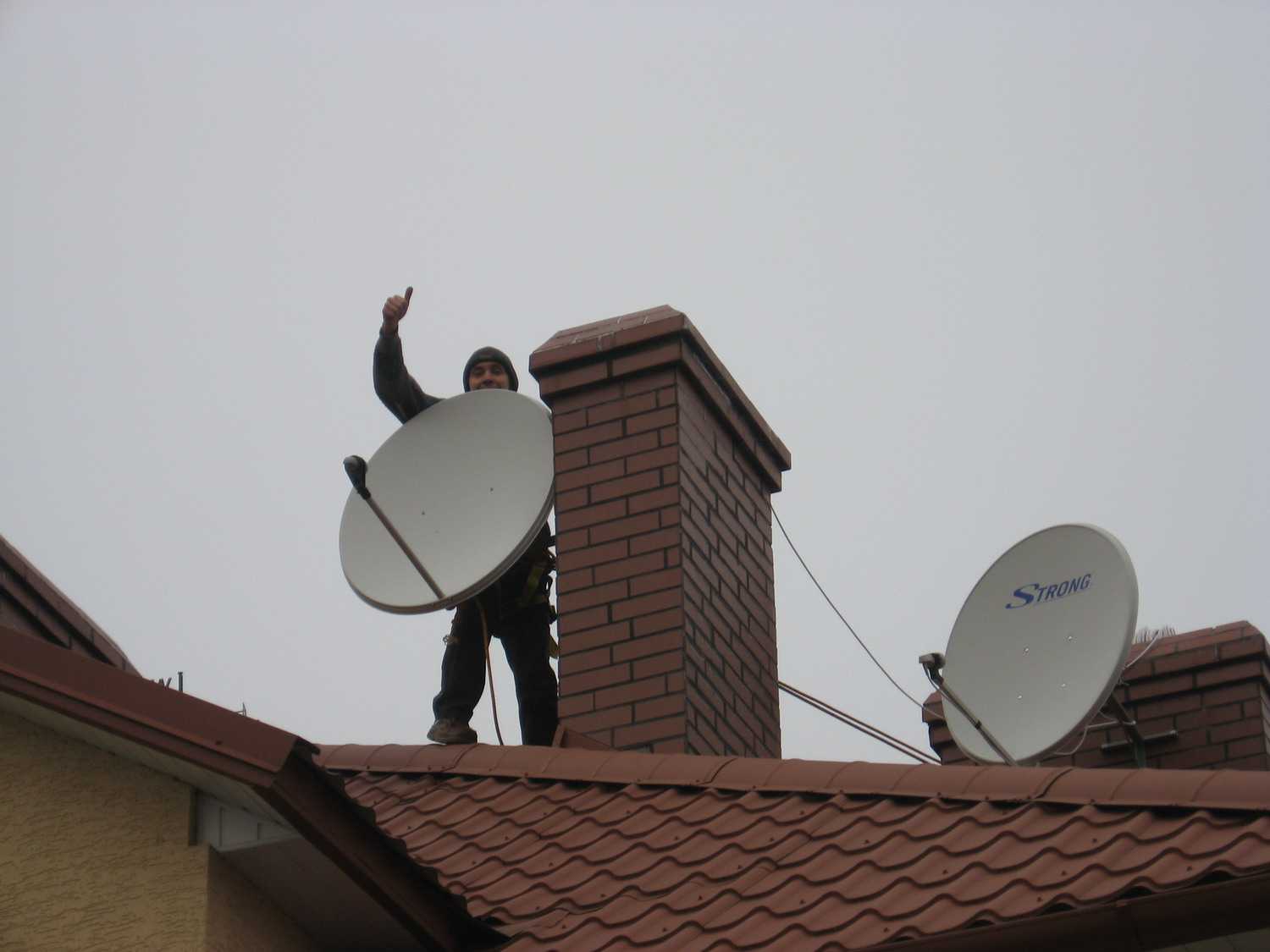 Что устанавливают на крышах домов? - юридический помощник