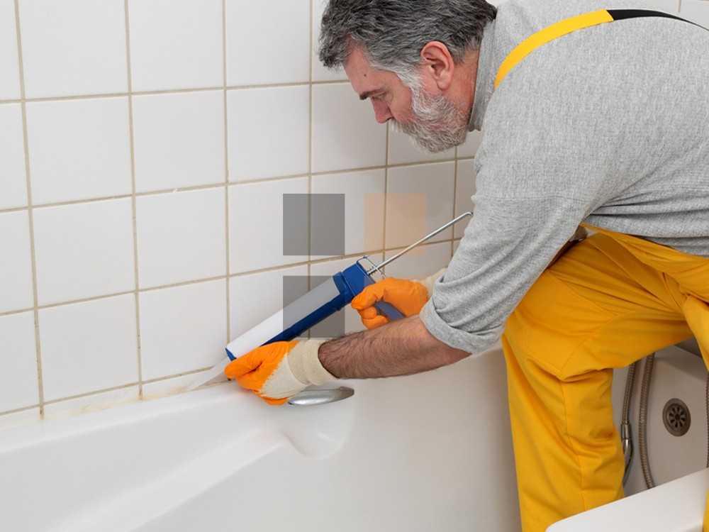 Как удалить силиконовый герметик с ванны в домашних условиях: чем можно быстро снять старый и убрать высохший, оттереть свежий?