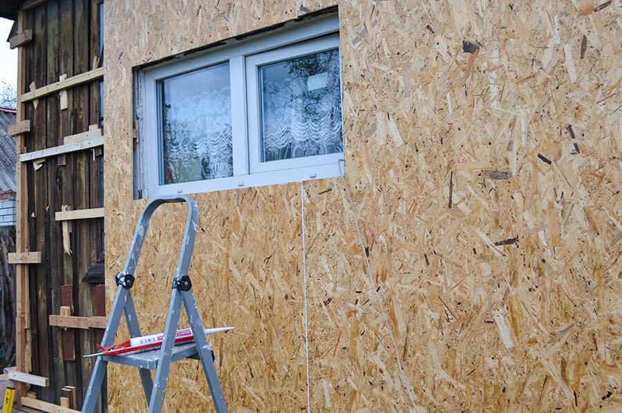 Окрашивание фасада каркасного дома – применяемые для осб виды лкм, подробная инструкция