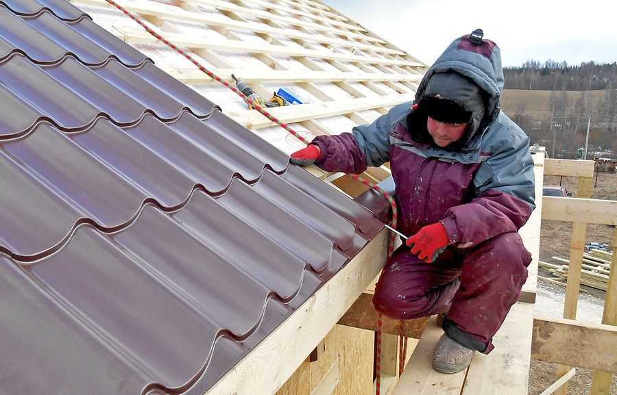 Протекает крыша – как экстренно устранить протечки?